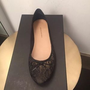 Banana Republic Black Lace Flat Shoes Size: 7